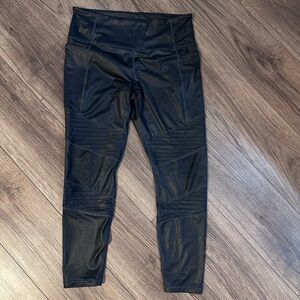 Athleta Inclination Moto Tight size LARGE